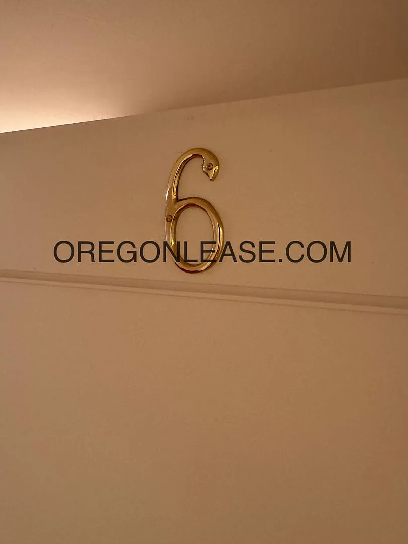 Building Photo - 1223 Ferry St #6