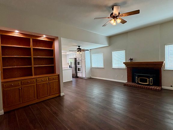 4th image of 216 Eagleview Pl