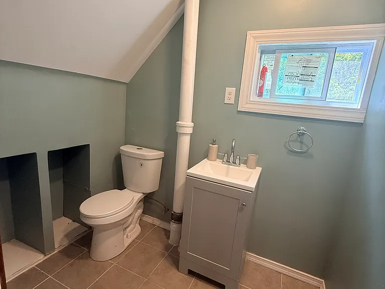 254 Bassett St — Photo 6
