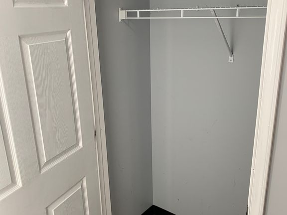 5th image of 148 Wood St