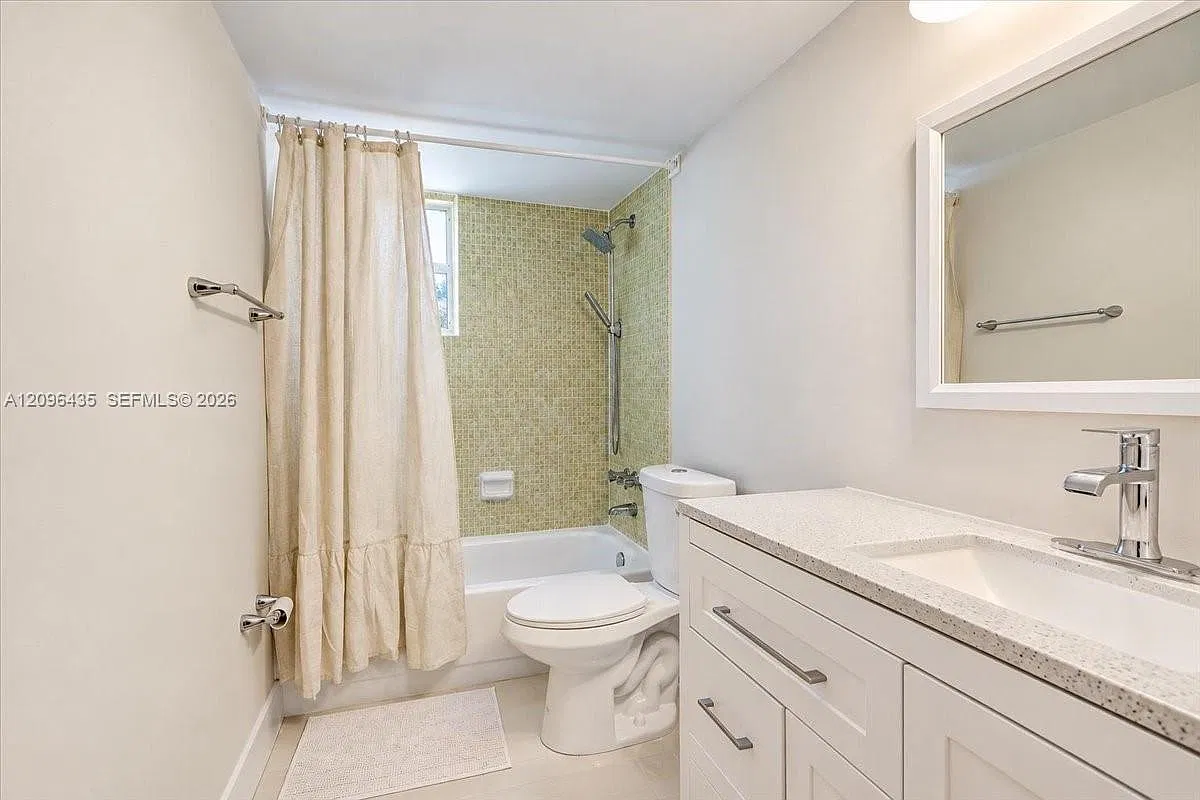 6524 SW 41st St — Photo 4