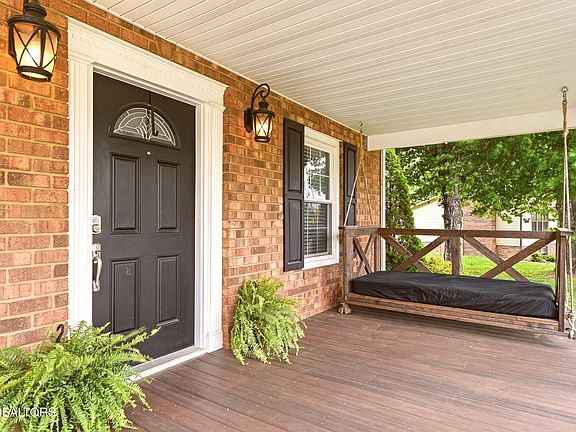 4th image of 208 Lake View Ln