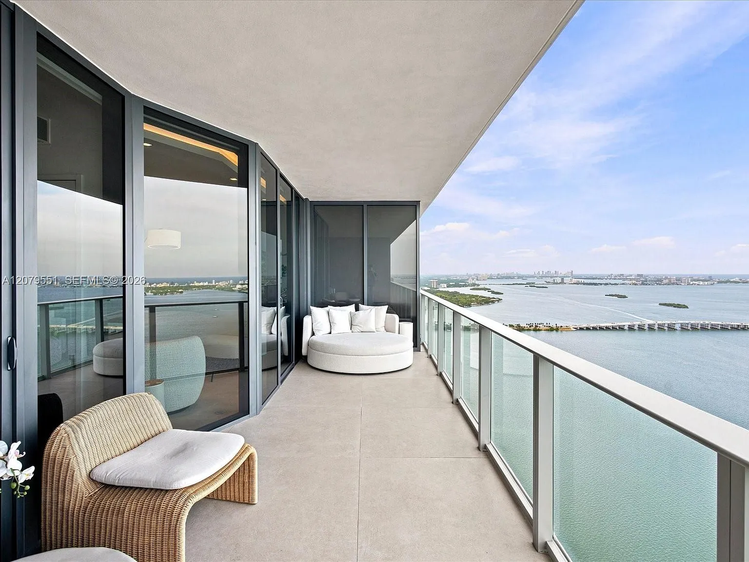 Aria Reserve South Condo — Photo 2
