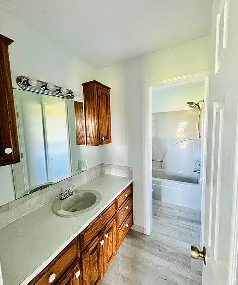 415 Linda Ln — Photo 3