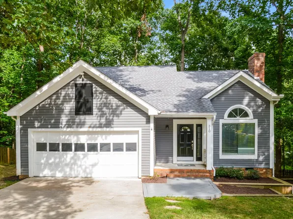 310 Berwick Ct, Wake Forest, NC 27587