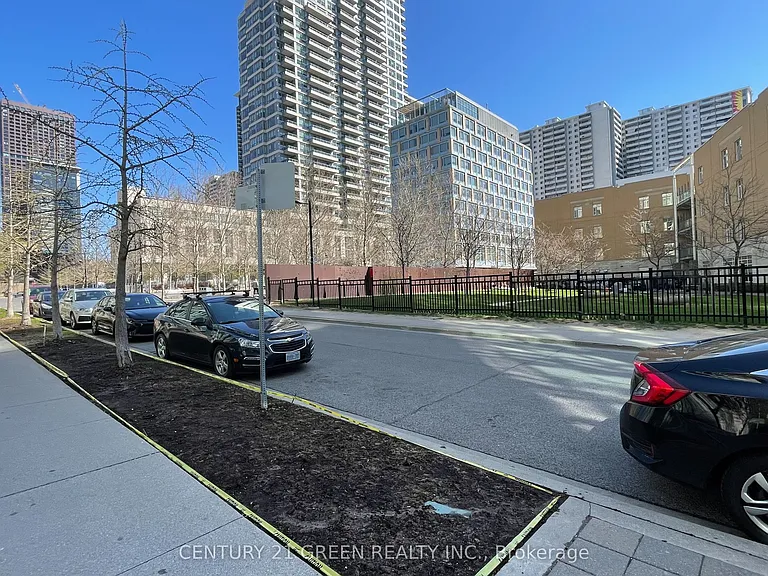 120 Homewood Ave #810 — Photo 32