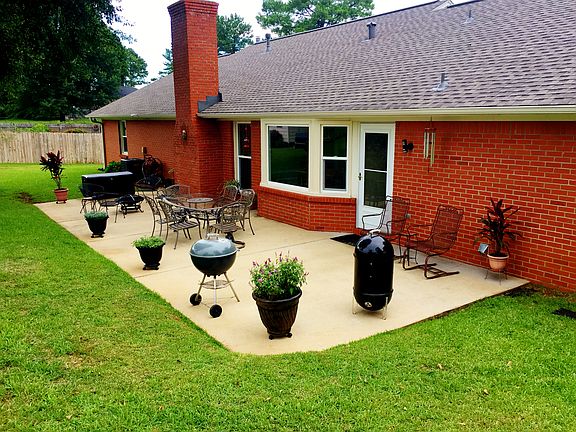 4th image of 7512 Country Hill Ln