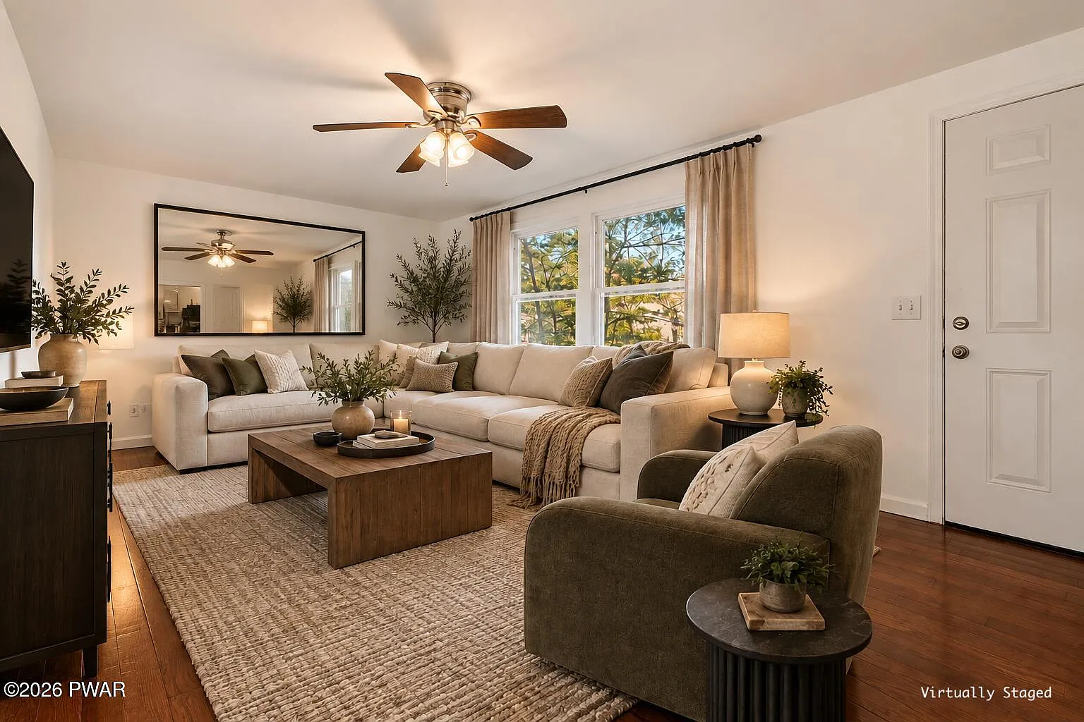 4 bed, 2112 sqft, $2,450 — Photo 4