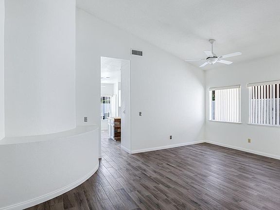3rd image of 77709 Carinda Ct