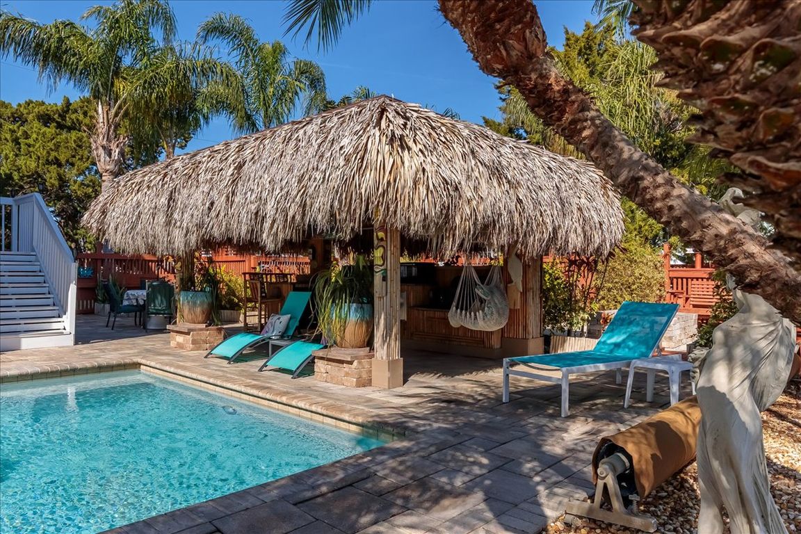 065-Tiki Hut