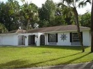 8991 N Golfview Dr, Citrus Springs, FL 34434