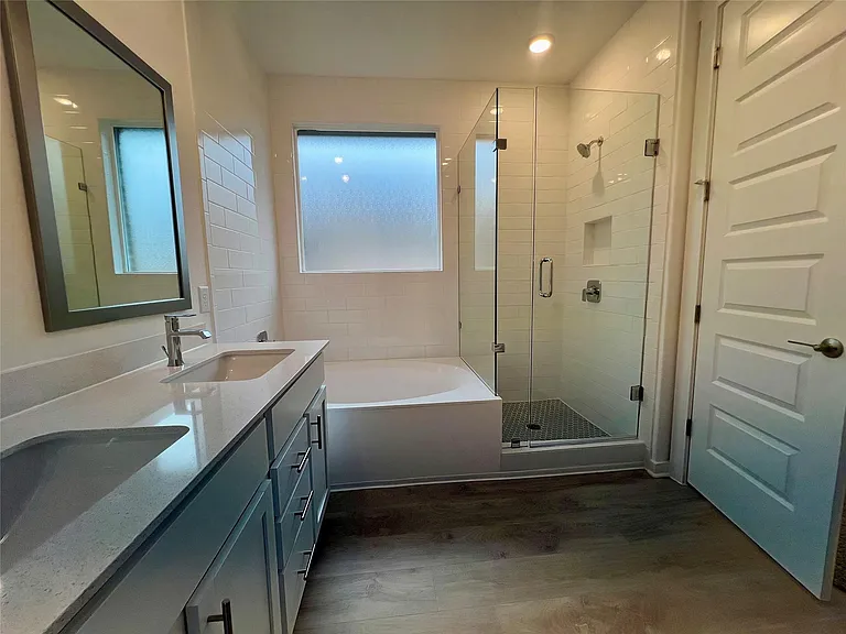 400 Barton Run Dr — Photo 8