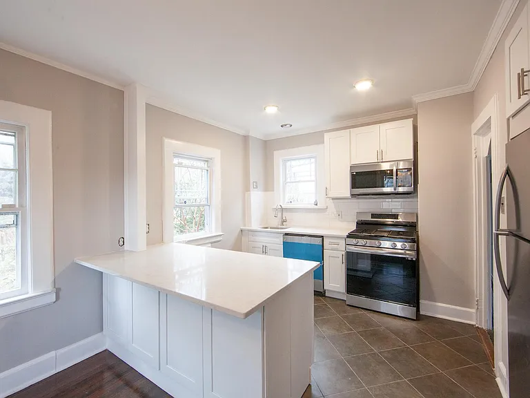 34 Willow St — Photo 5