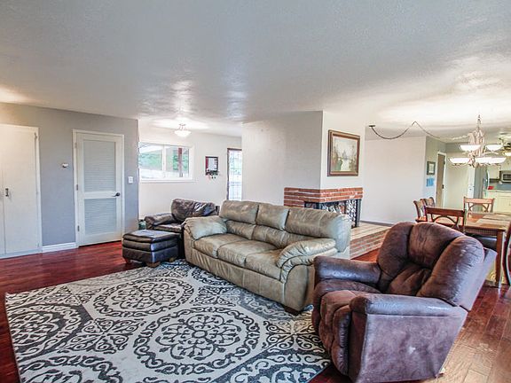4th image of 3610 Scenic Dr