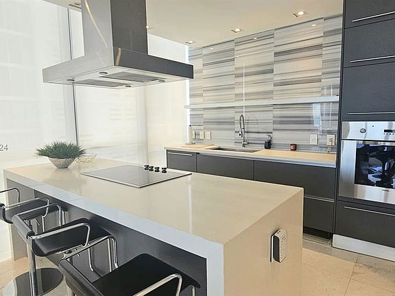 4th image of 1100 Biscayne Blvd #4300