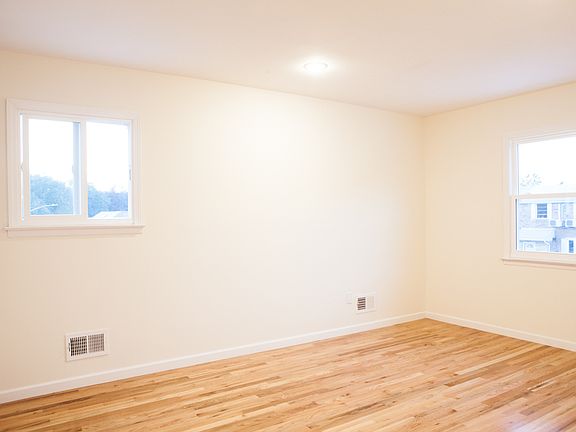 3rd image of 24028 67th Ave