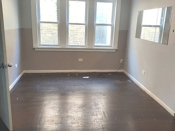 3rd image of 7638 S Rhodes Ave