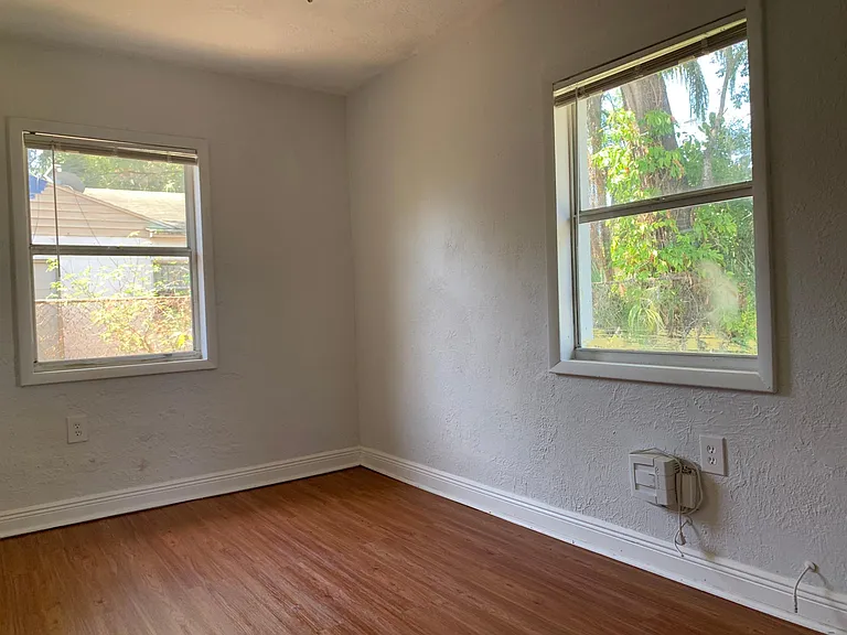 1309 W Arch St — Photo 6