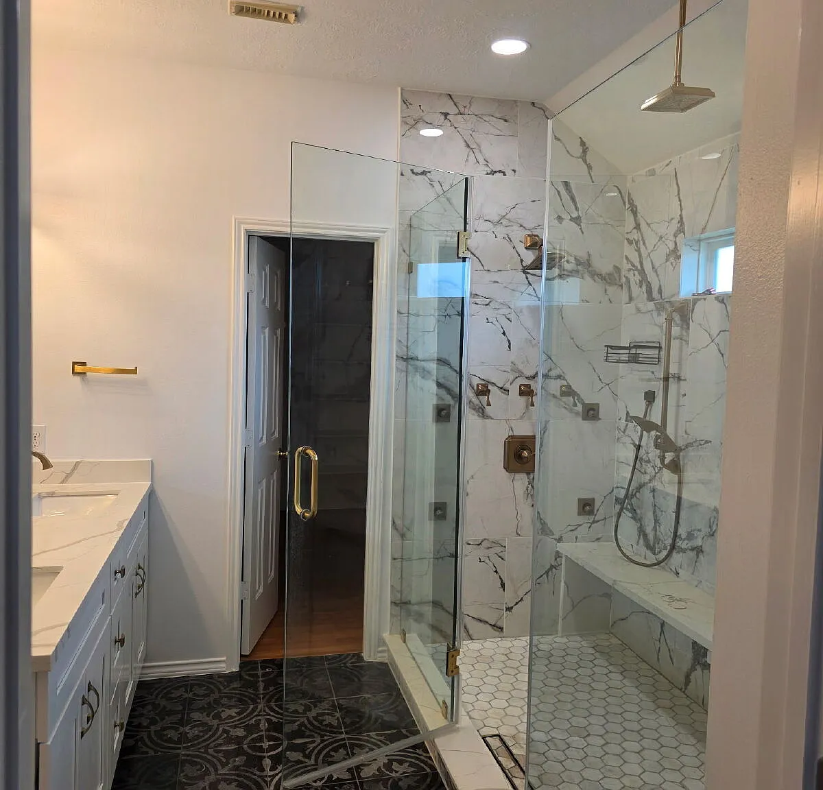 3 bed, 2.5 bath, $2,400 — Photo 3