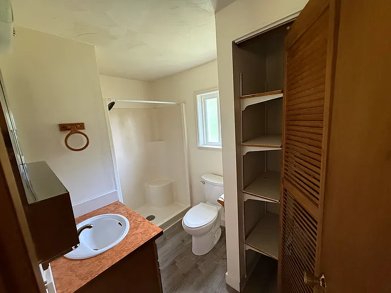 171 SW Birch Ave — Photo 6