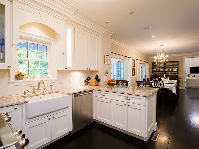 320 Old Sag Harbor Rd — Photo 10