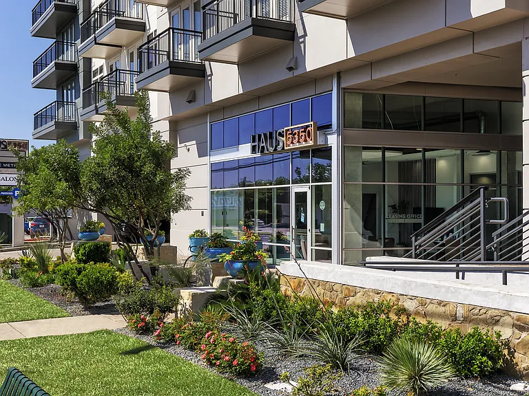 Haus 5350 — Photo 23