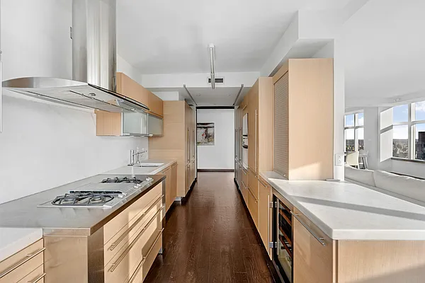Rented by Compass | media 23