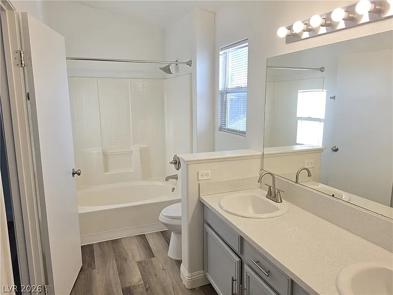 4355 Holden St — Photo 15