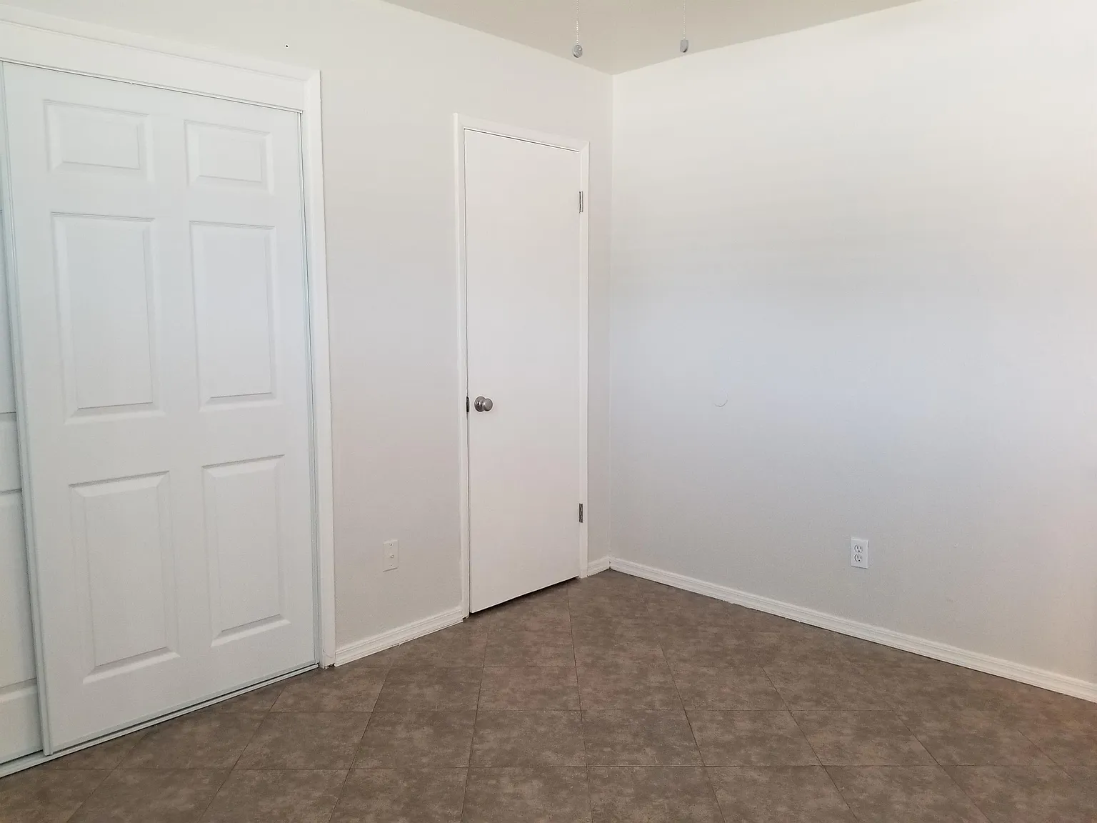 2019 West Turney Avenue - 3 — Photo 4