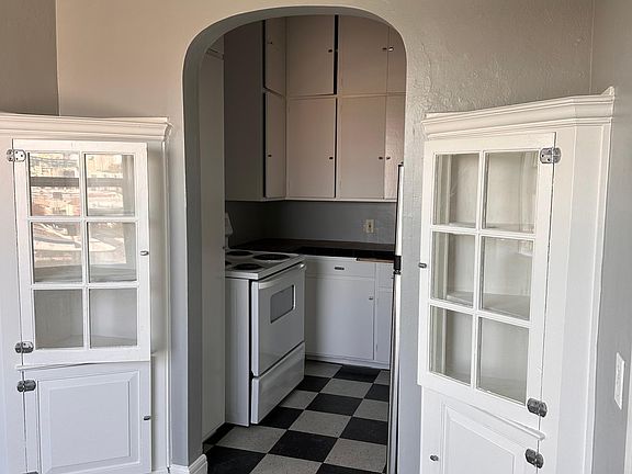 5th image of 945 N El Dorado St #1