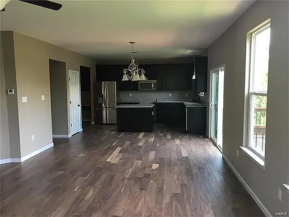 208 Willow Park Ct — Photo 2