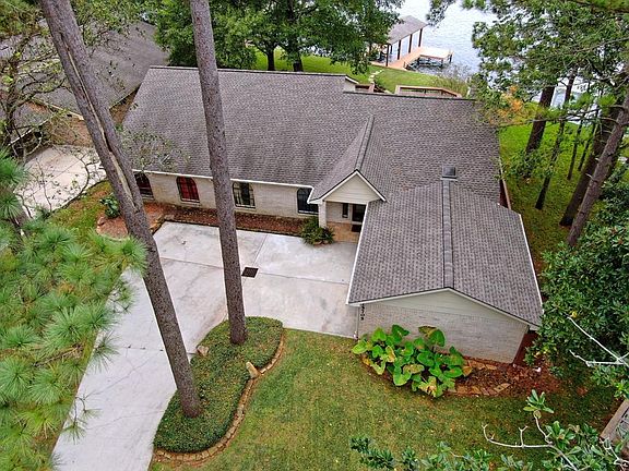2nd image of 15705 Lakeway Dr