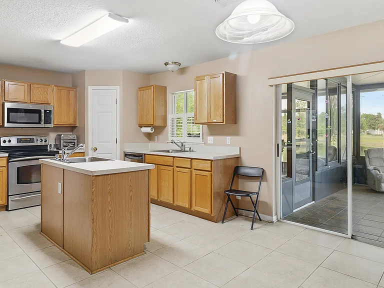 1609 Corner Meadow Cir — Photo 16
