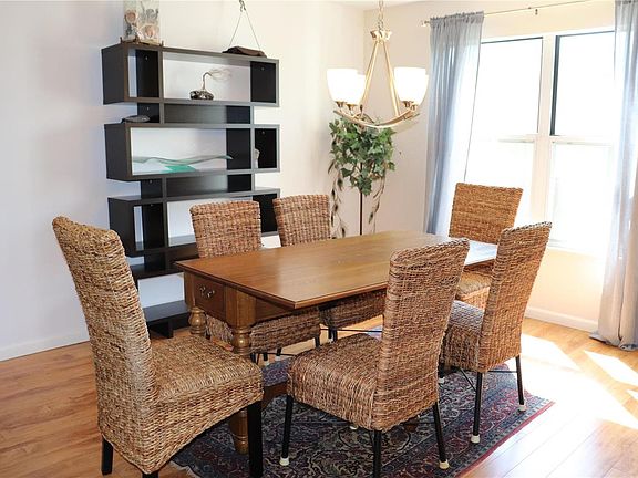 3rd image of 1112 Sunhaven Dr APT B