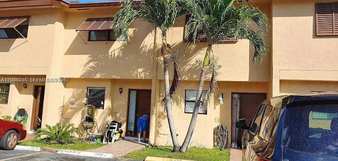 Building Photo - 6850 NW 173rd Dr #106