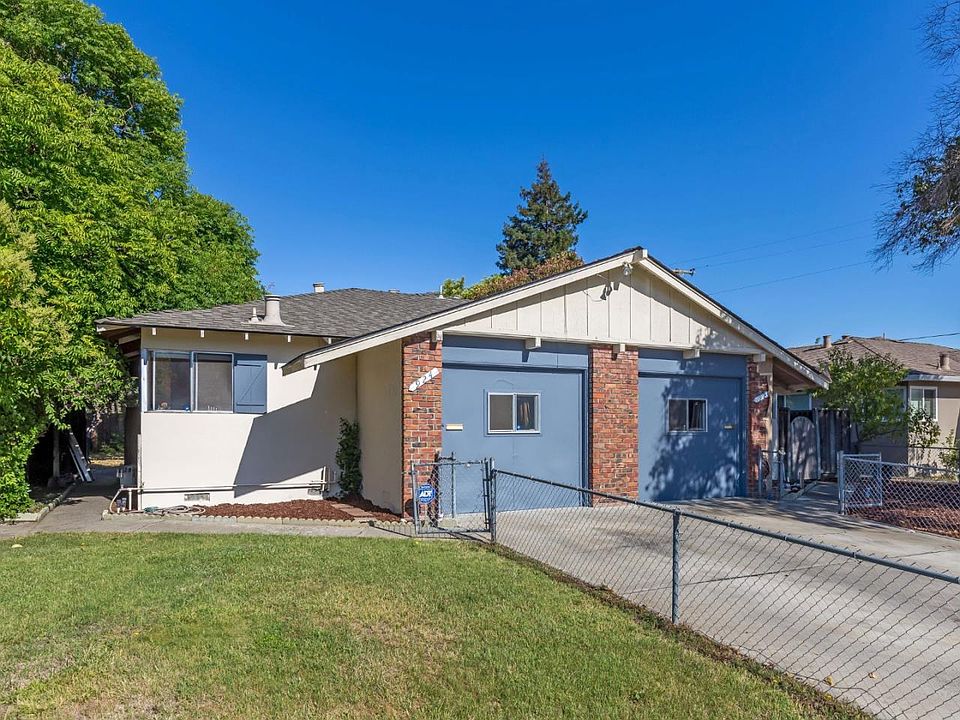 1st image of 924-926 Quince Ave