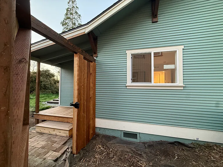 414 Newtown St — Photo 22