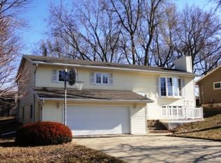 112 Orchard Ln, Clear Lake, IA 50428