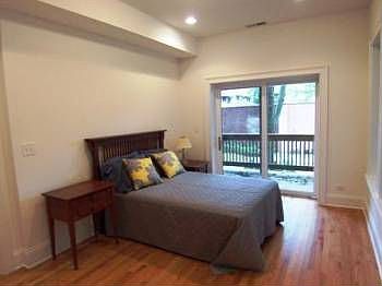 5th image of 651 Hinman Ave APT 1S