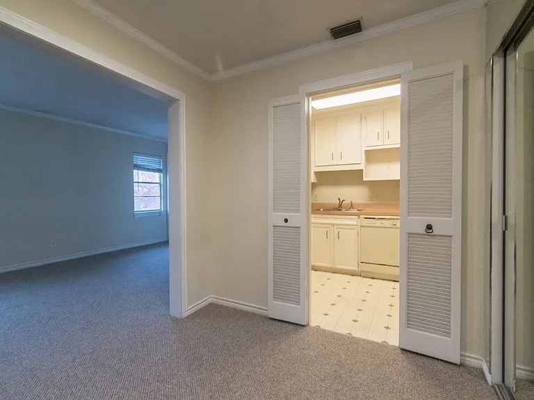 4311 Cole Ave #111 — Photo 7