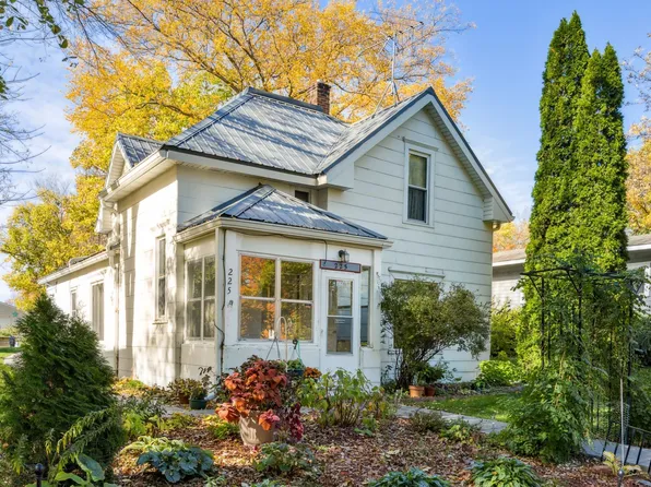 225 4th St N, Delano, MN 55328