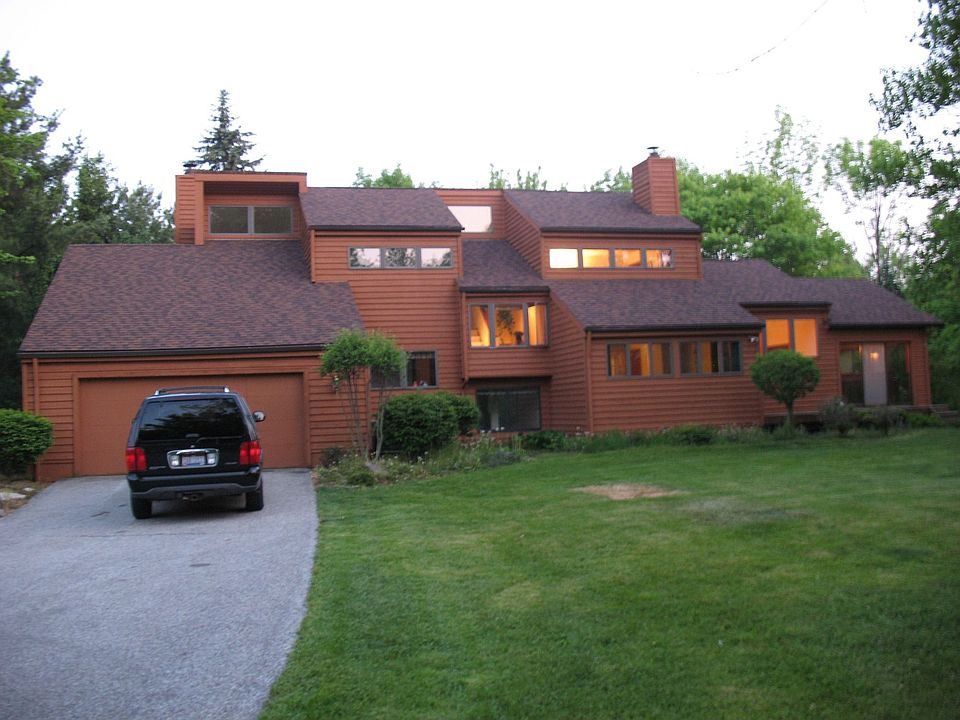 1st image of 15490 Park View Dr
