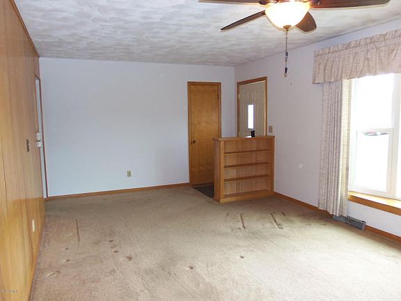 3rd image of 641 Knollwood Dr