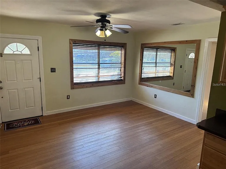 1810 Washington Ave — Photo 3