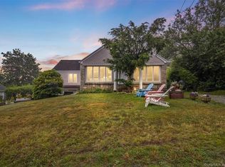 12 Bellaire Rd, Niantic, CT 06357