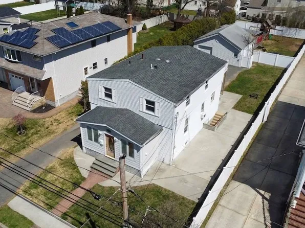 643 Midvale Ave, East Meadow, NY 11554