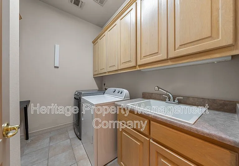 131 Westcourt Ln — Photo 36