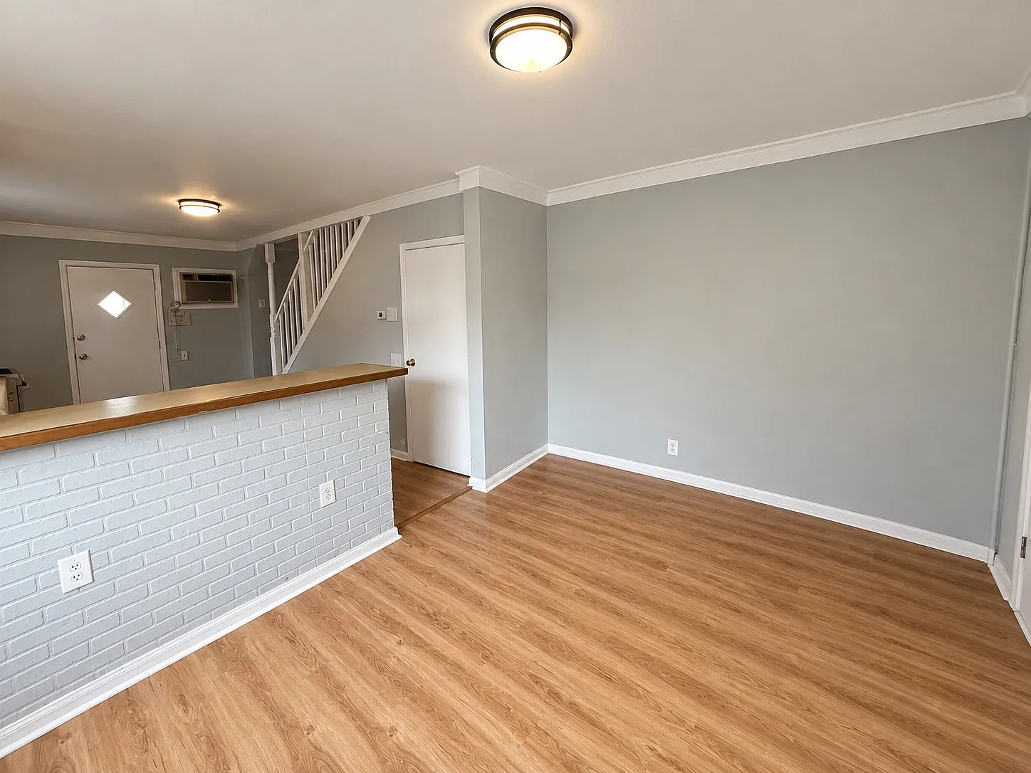 2 bed, 1005 sqft, $1,100 — Photo 4