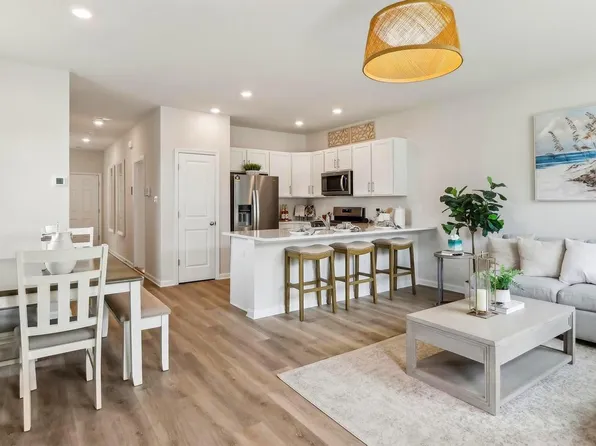 246 Hermosa Dr, Egg Harbor Township, NJ 08234