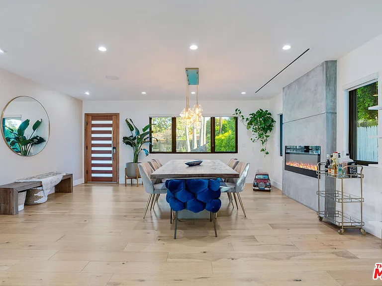 22745 Erwin St — Photo 7